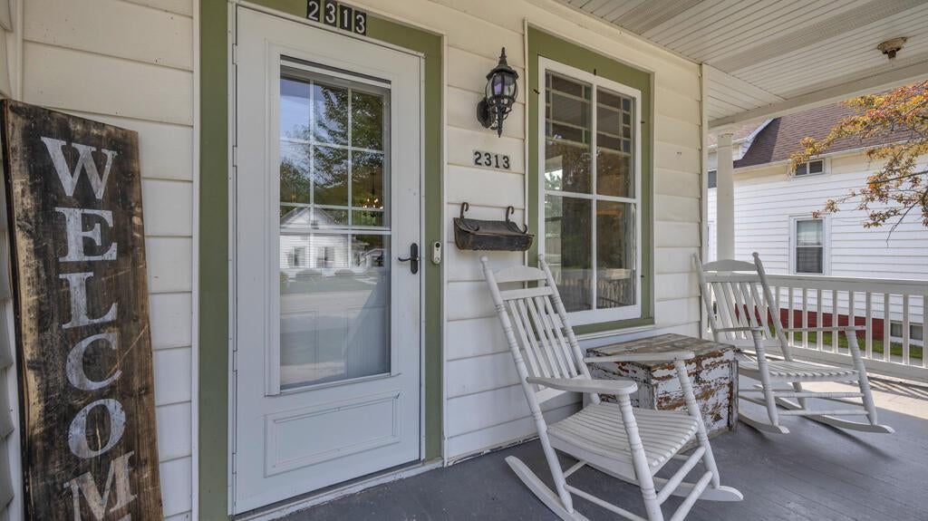 2313 Washington STREET, Two Rivers, WI 54241 — photo 2
