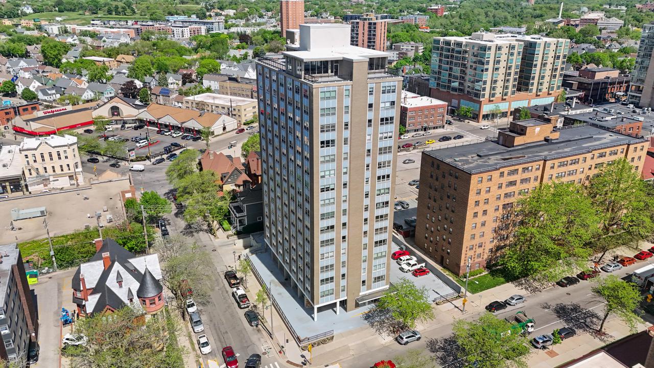 1707 N Prospect Avenue 7D, 7E — photo
