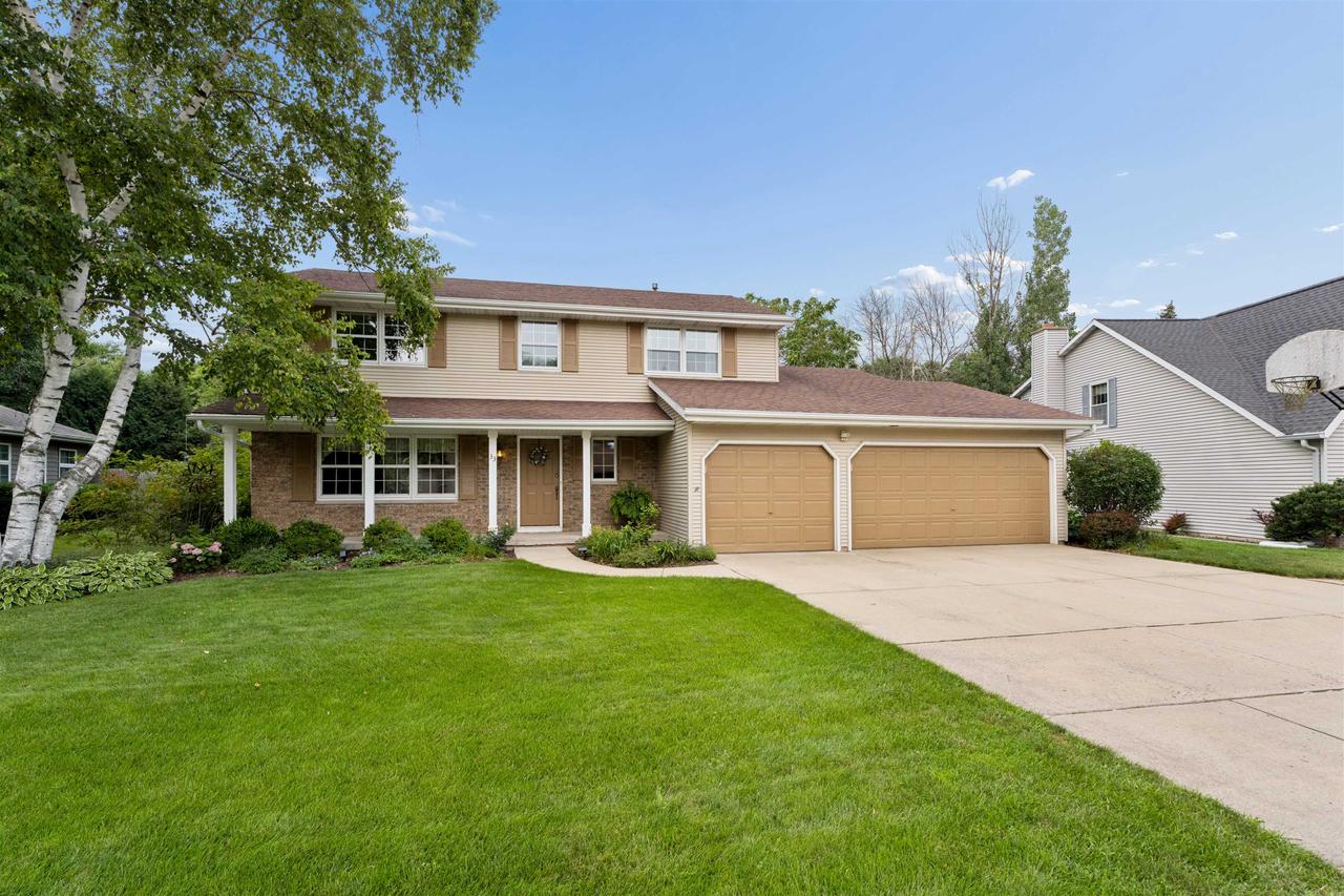 33 Pheasant Court — photo