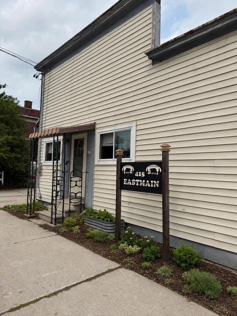 415 E Main Street — photo