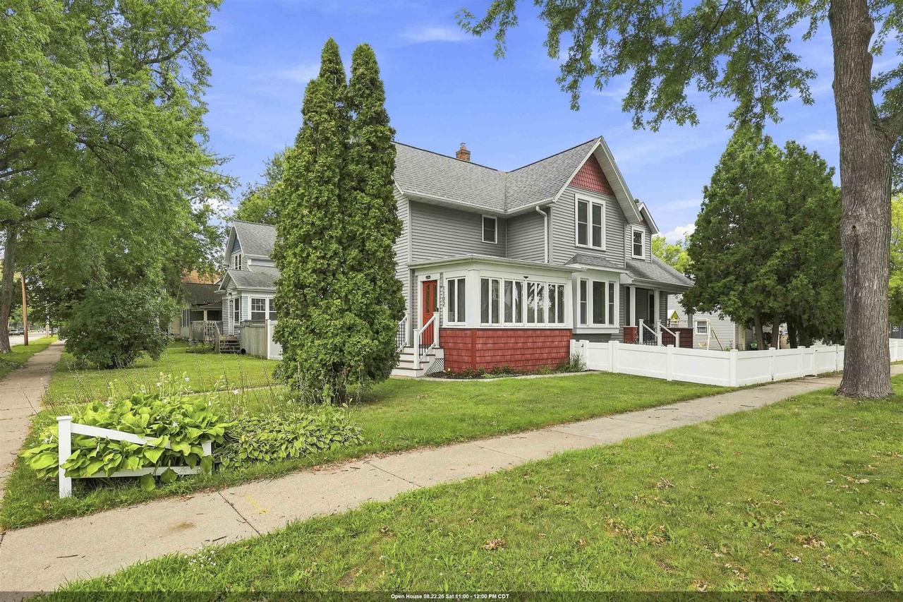 1102 W Lawrence Street — photo