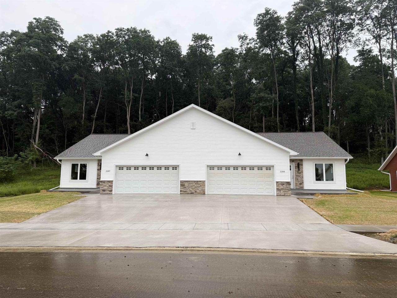 1107 Rusalka Circle — photo