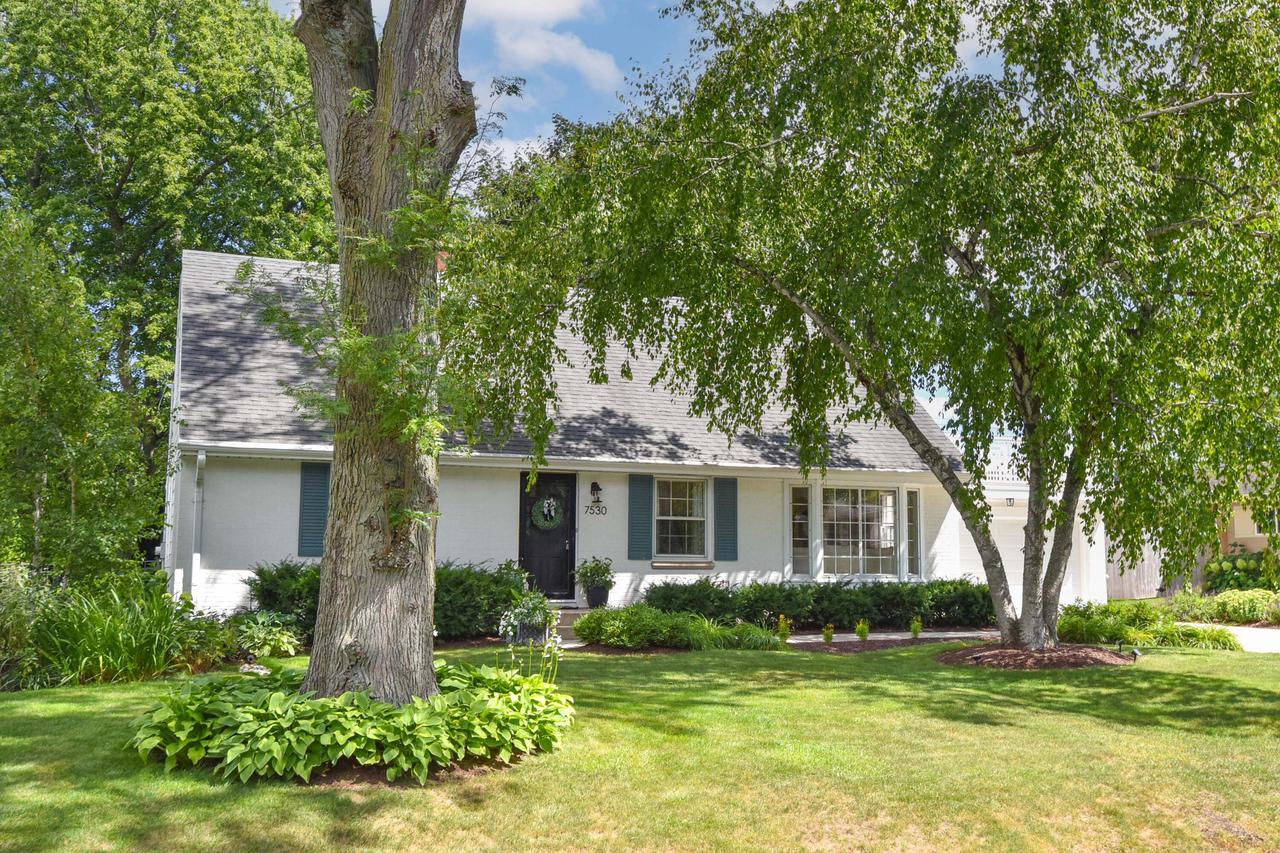 7530 N Fairchild ROAD, Fox Point, WI 53217 — photo 2