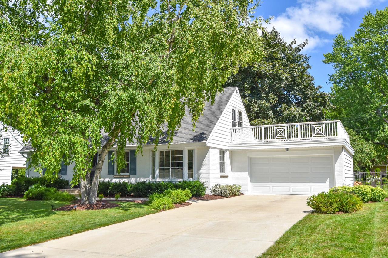 7530 N Fairchild ROAD, Fox Point, WI 53217 — photo 3