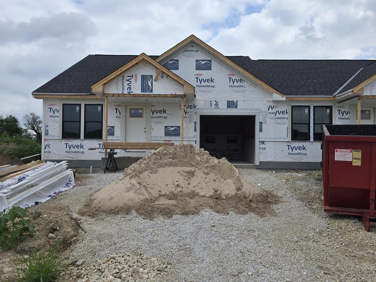 W219N16314 Jasmine Court — photo