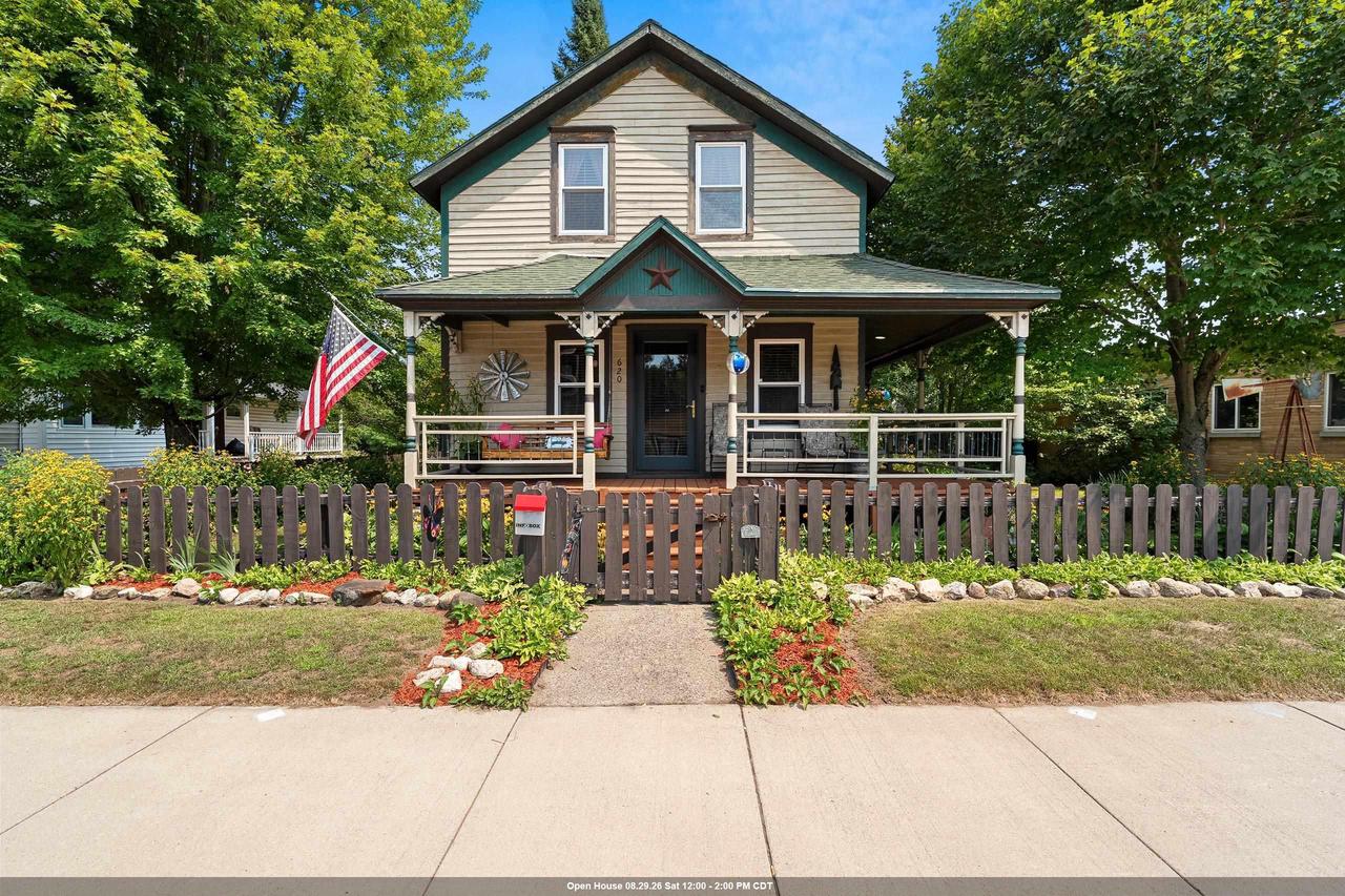620 Main Street — photo