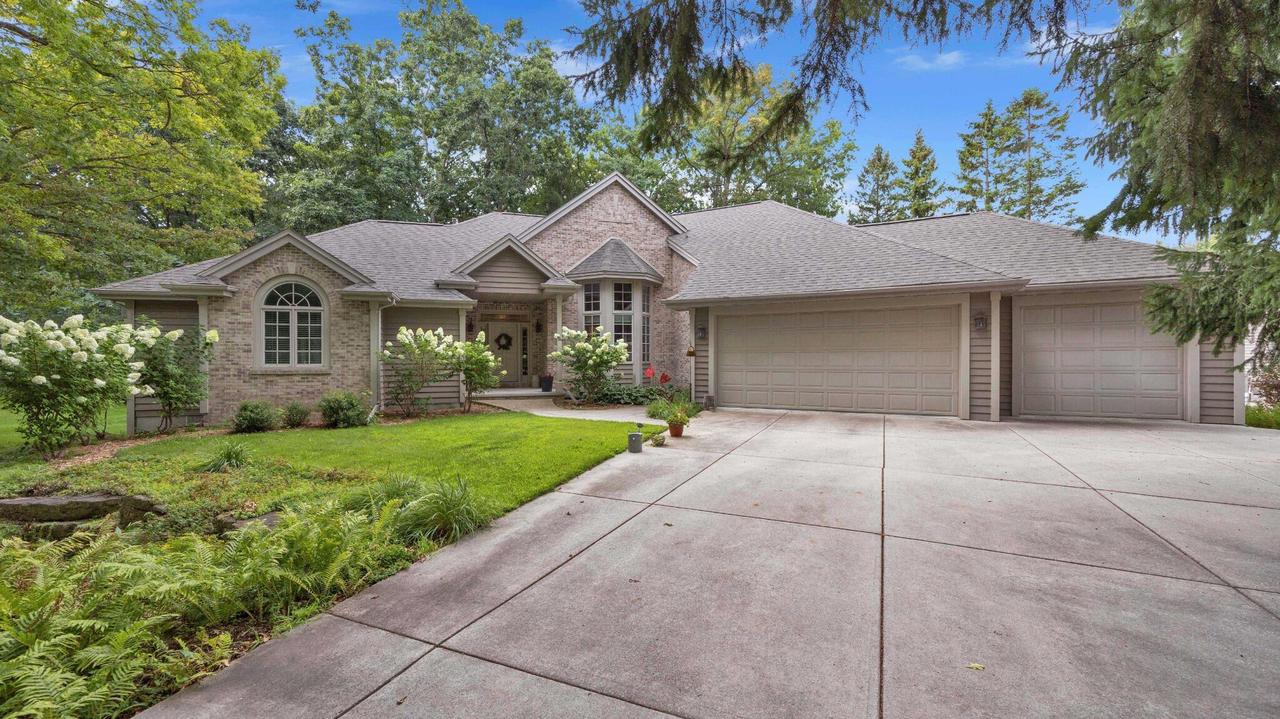 404 Ledgewood Drive — photo