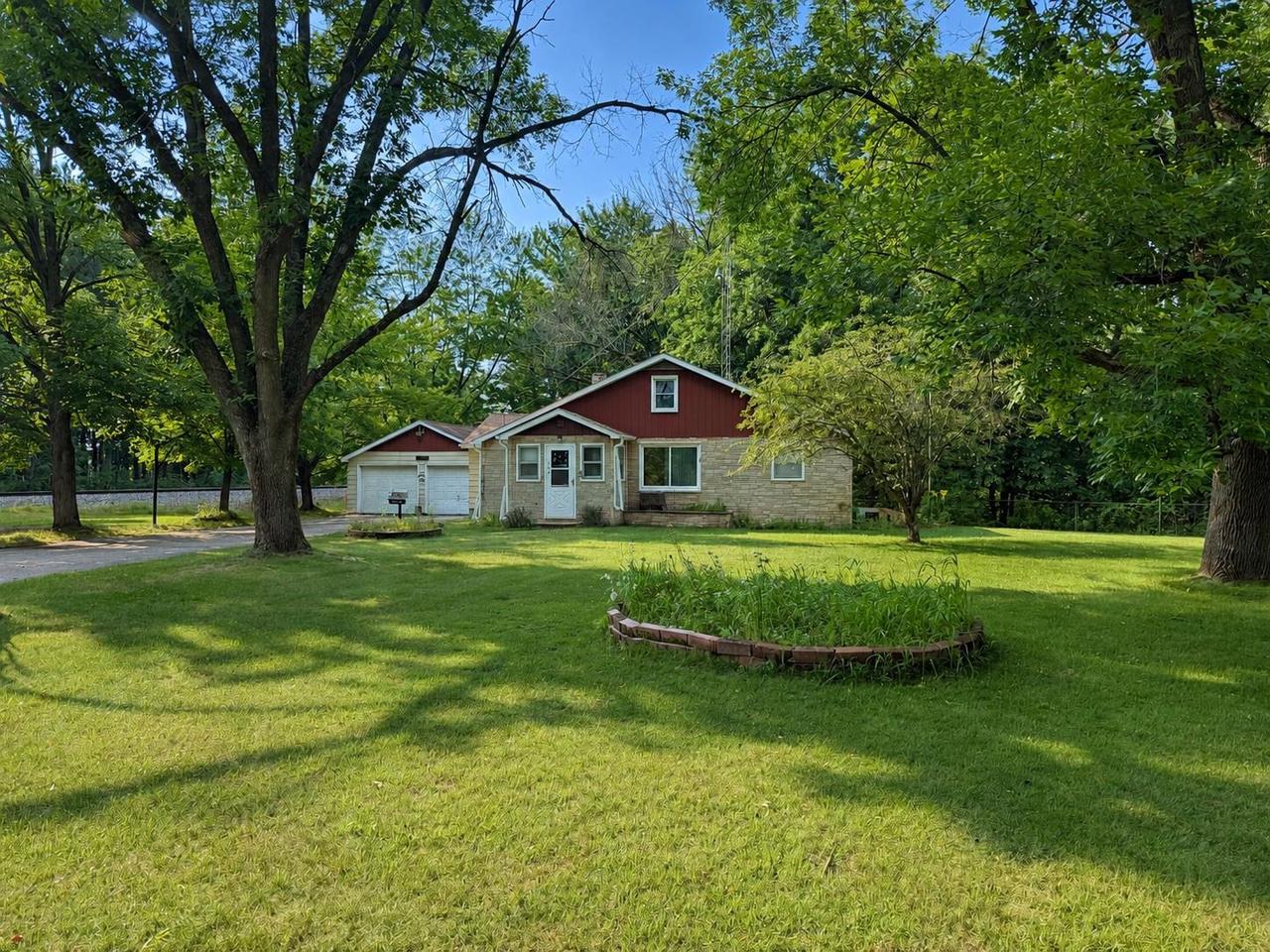 627 Wallace Place — photo