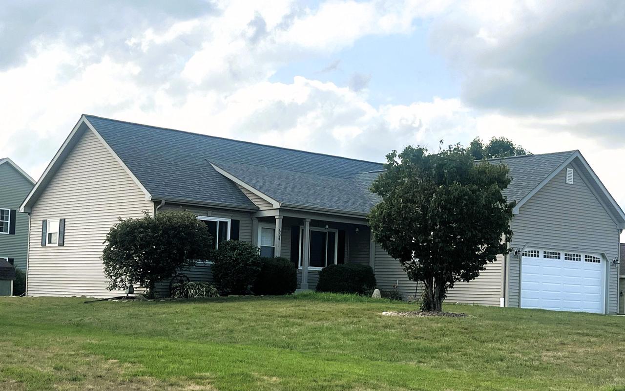604 S Woodpine Drive — photo