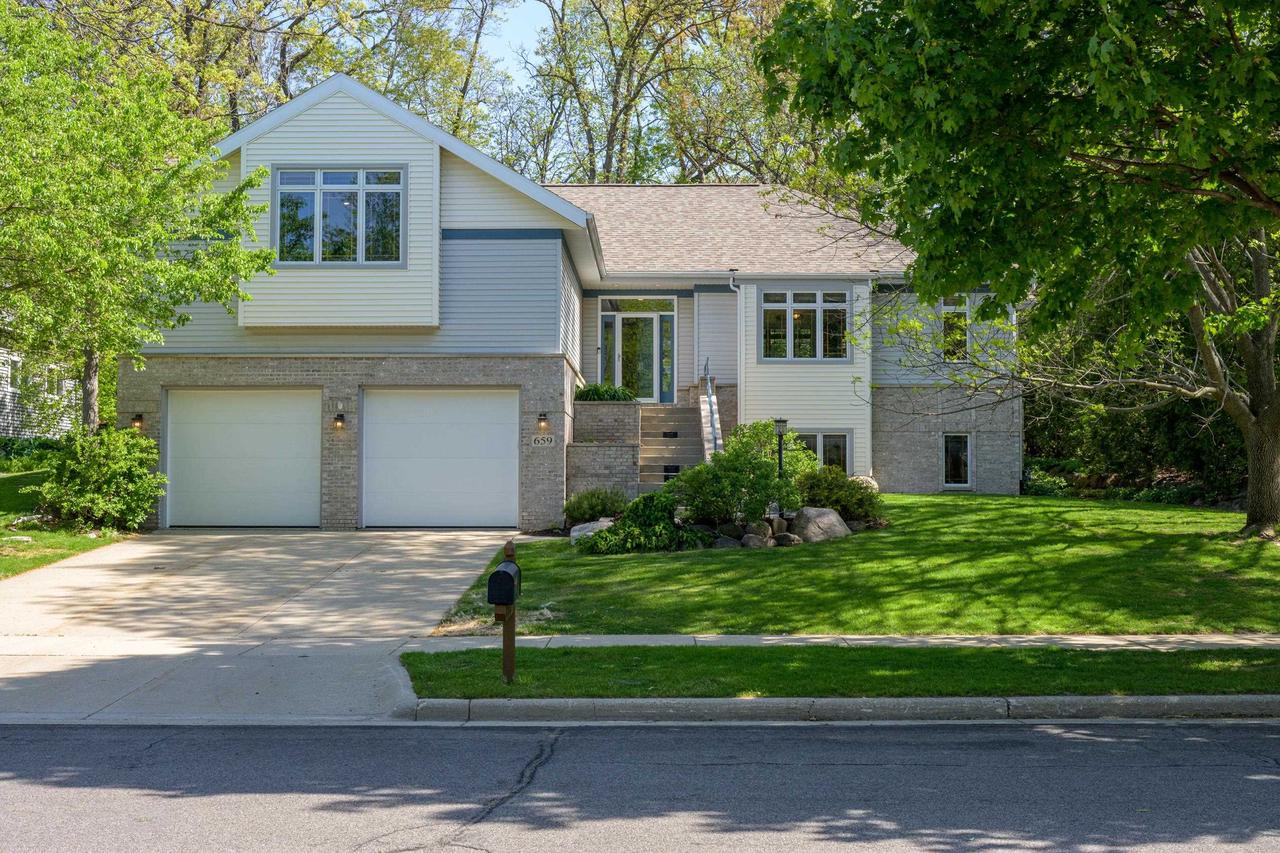 659 Acadia Way — photo
