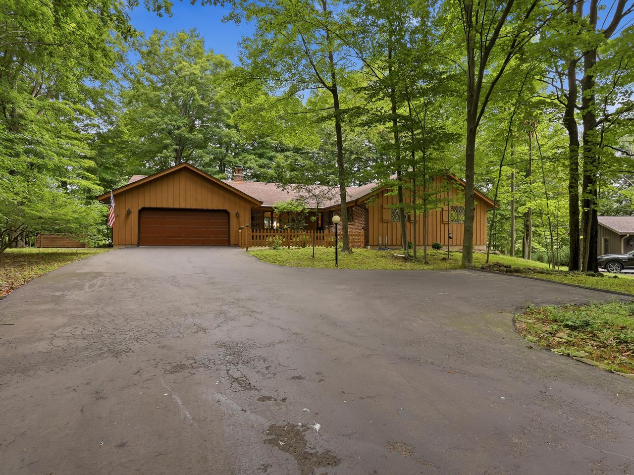 1728 Sunnyside Court — photo