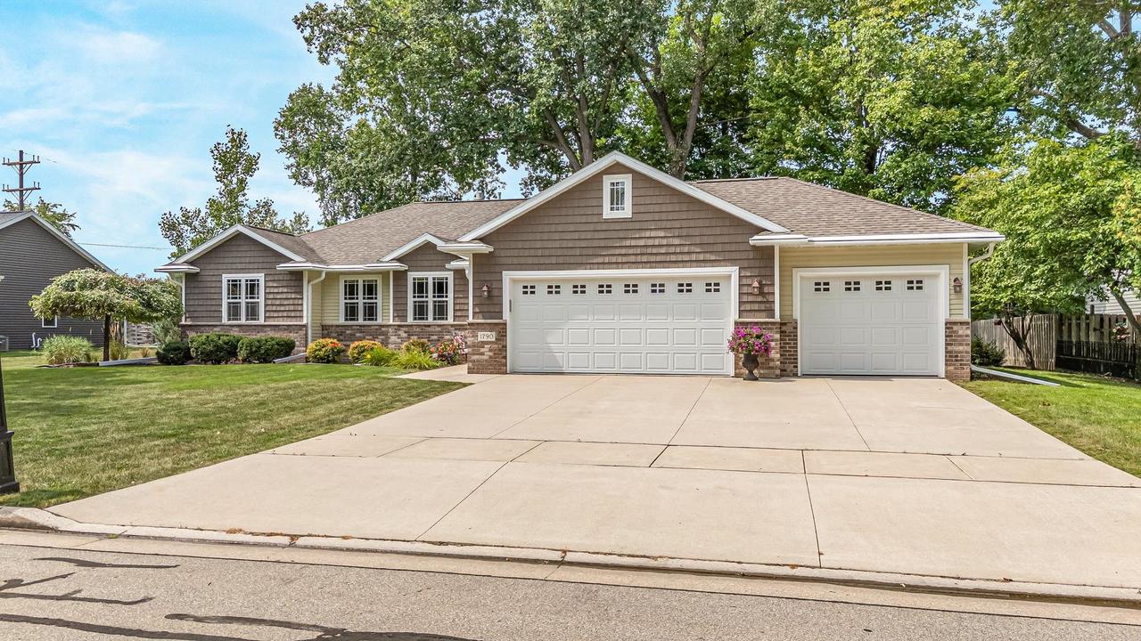 1790 Garnet Court — photo