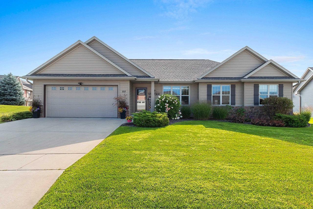 512 Pebblestone Circle — photo
