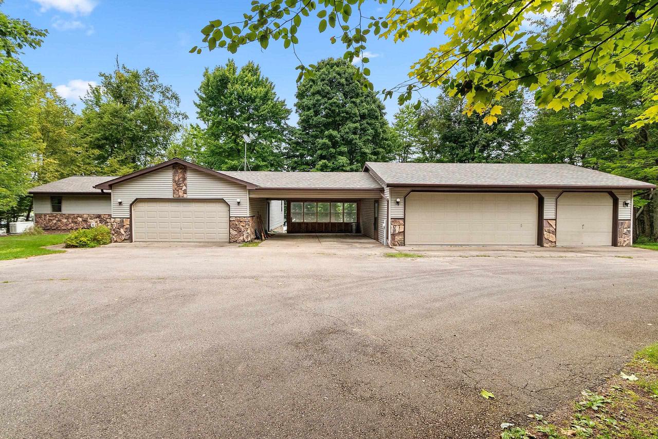 17661 Dencur Lane — photo