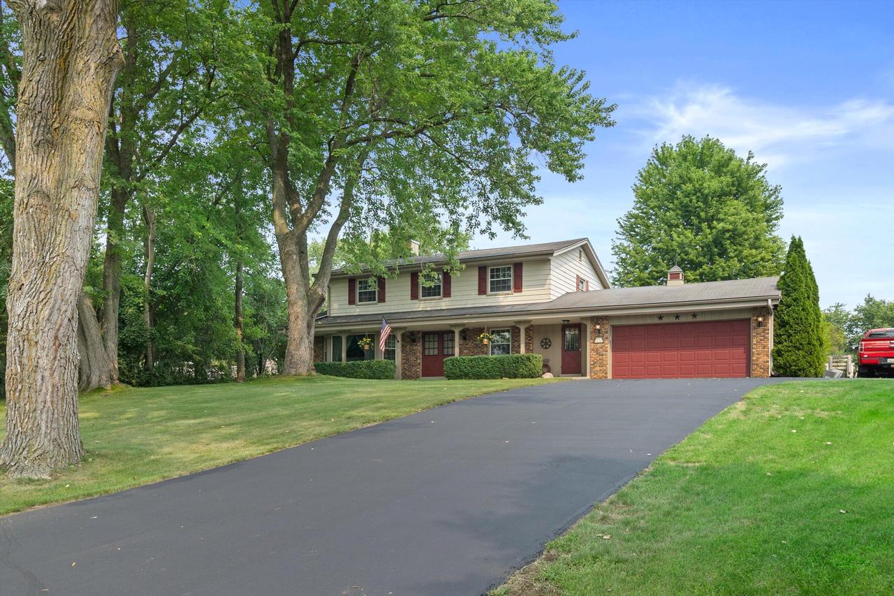 W227S4508 Patricia Lane — photo