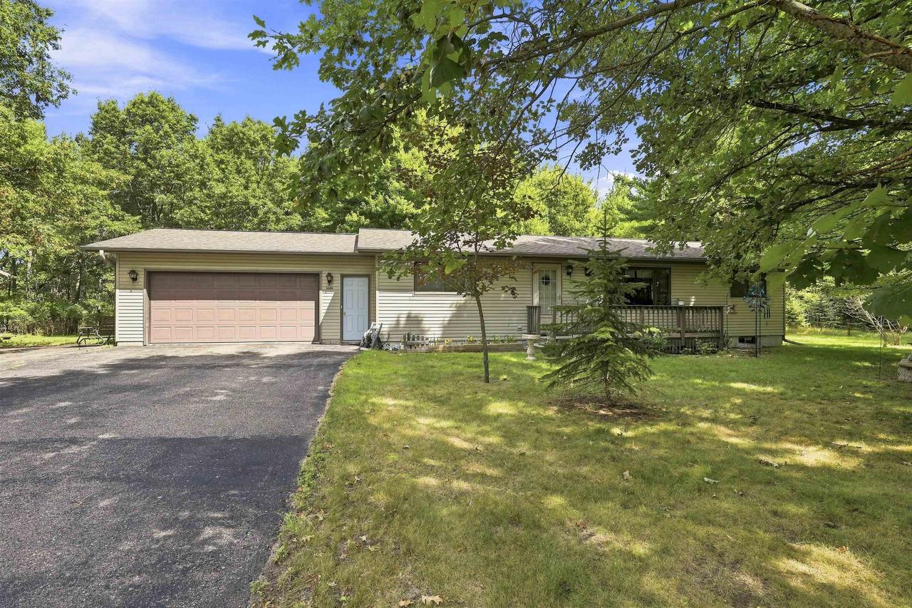1009 Lexus Lane — photo