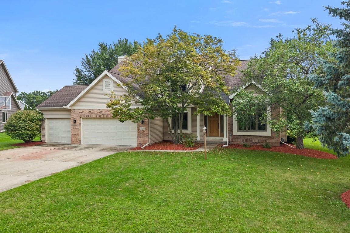 2 Cranbrook Circle — photo