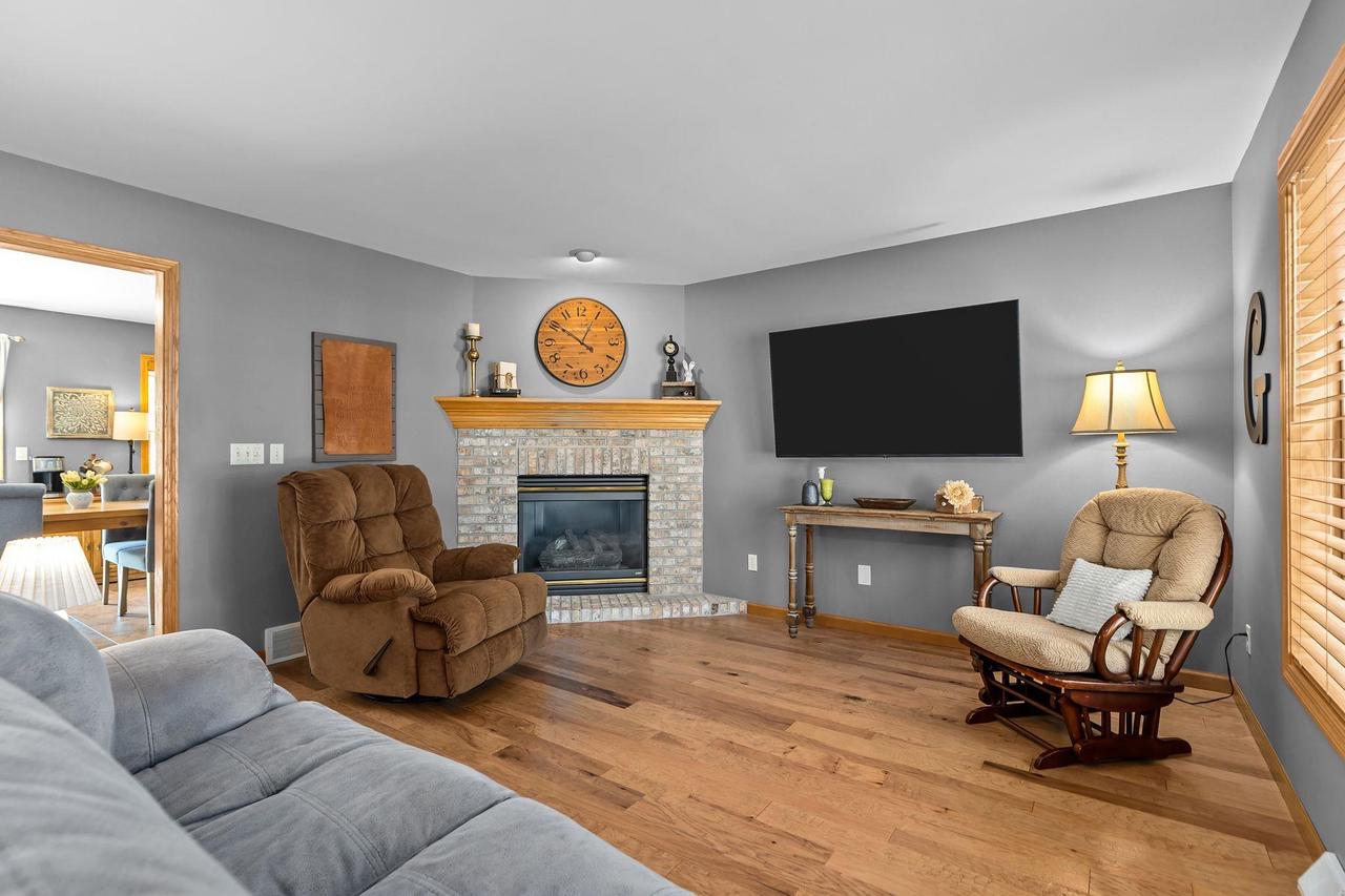 3023 E Greenleaf DRIVE, Appleton, WI 54913 — photo 2