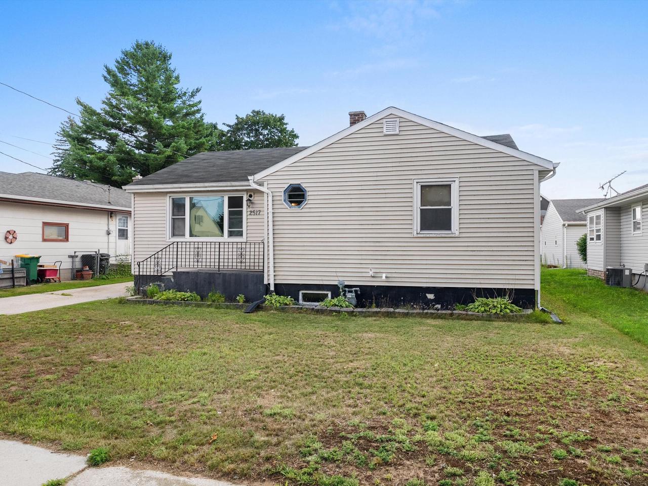 2517 13th STREET, Two Rivers, WI 54241 — photo 2