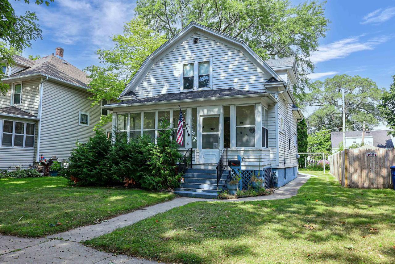 801 Lincoln Street — photo