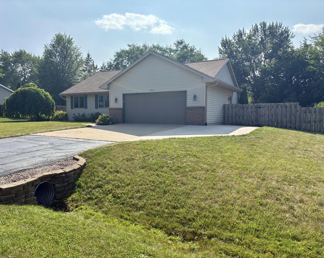 N9631 Emerald LANE, Appleton, WI 54915 — photo 2