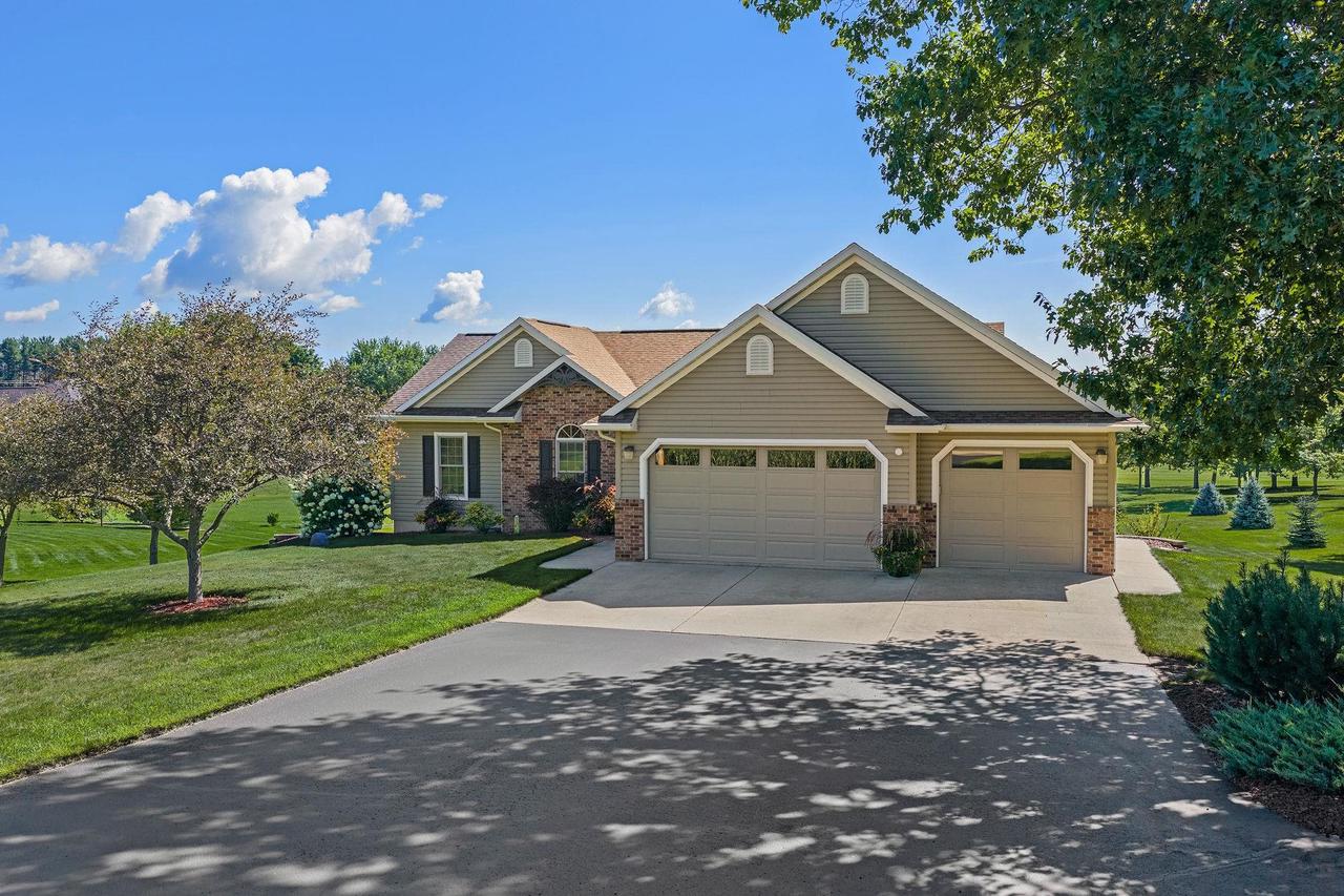 S2932 Golf Course Road — photo
