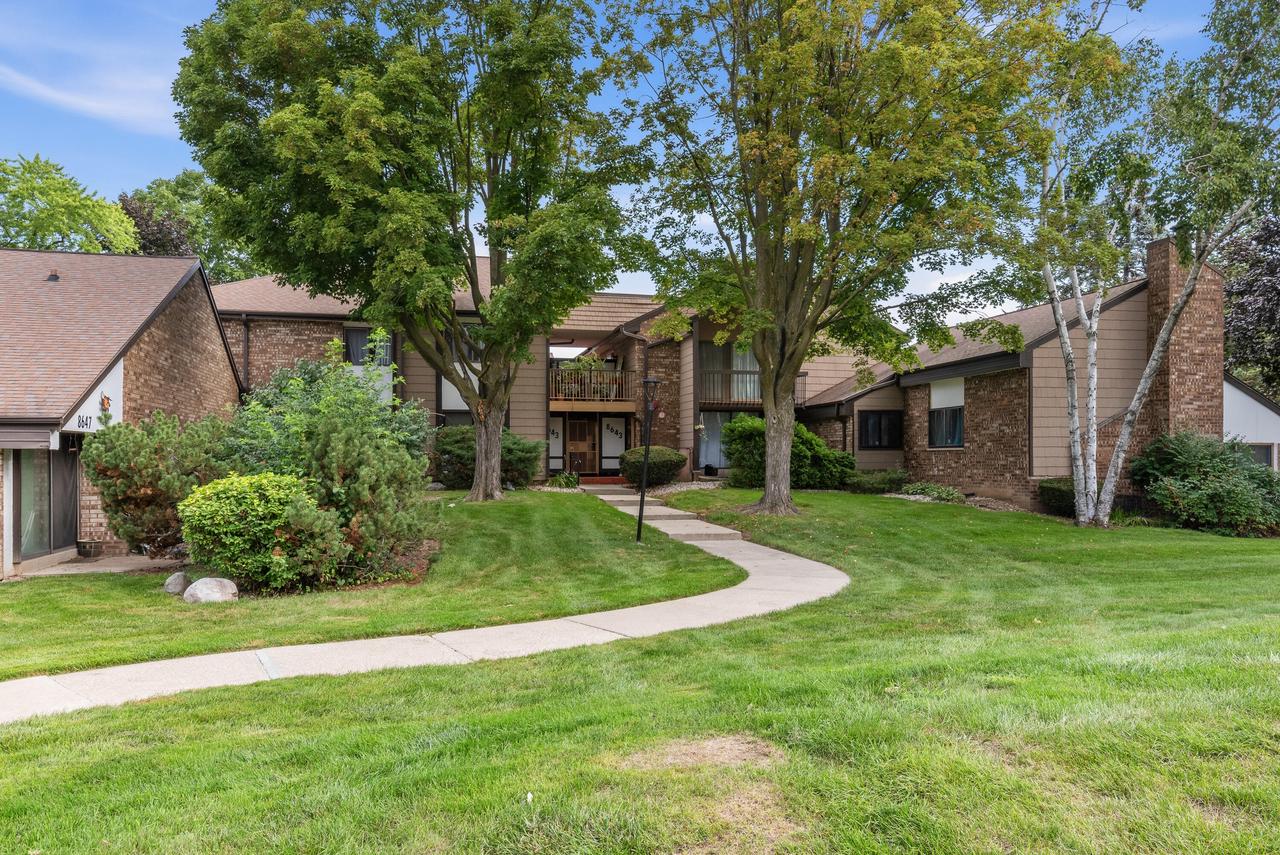 8643 N Servite Drive 216 — photo