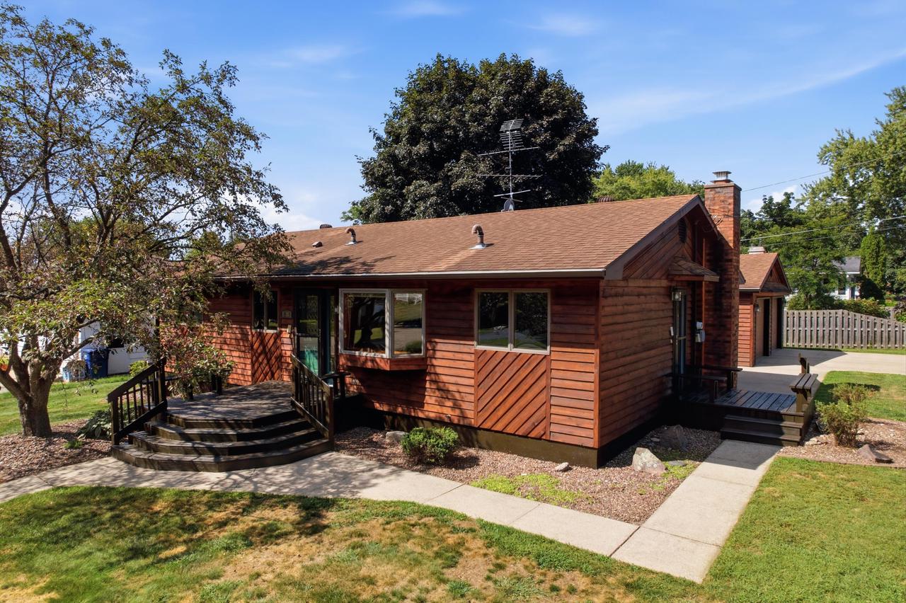 910 Charles Drive — photo