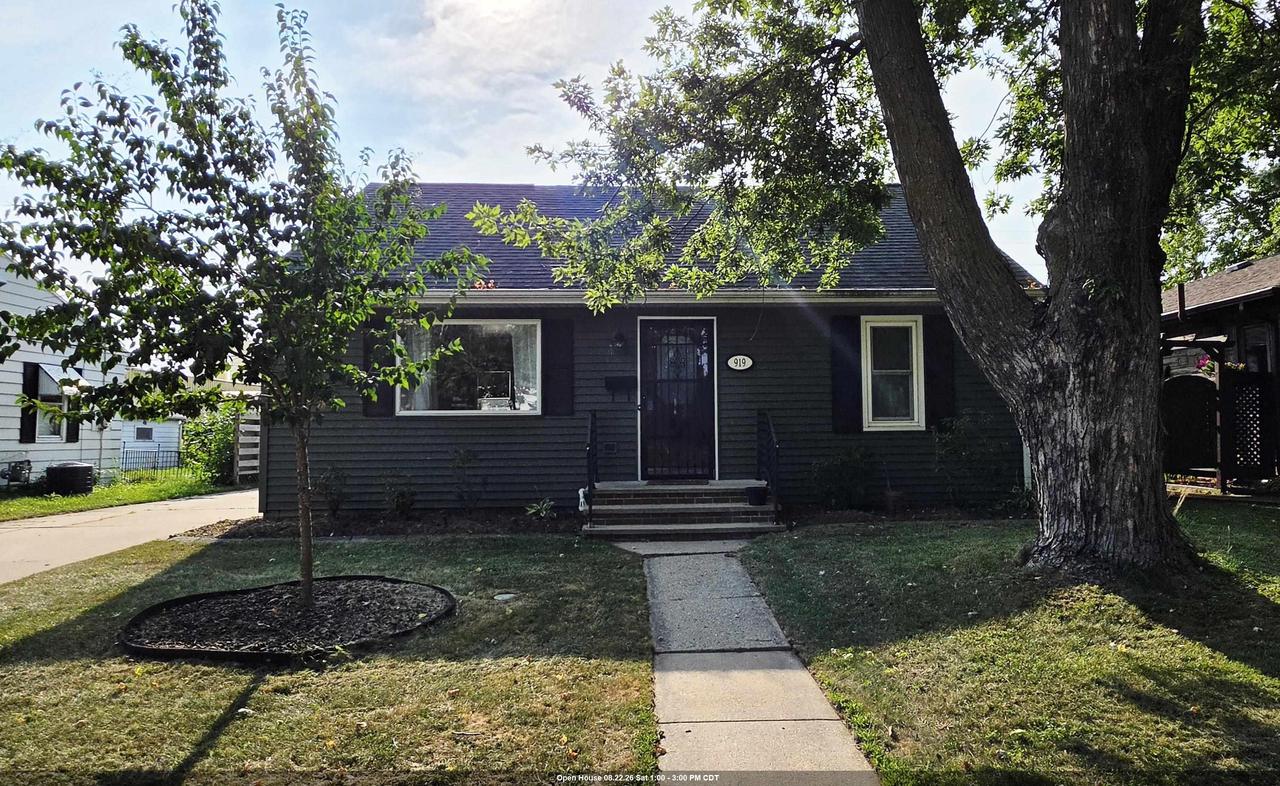 919 N Sharon Street — photo