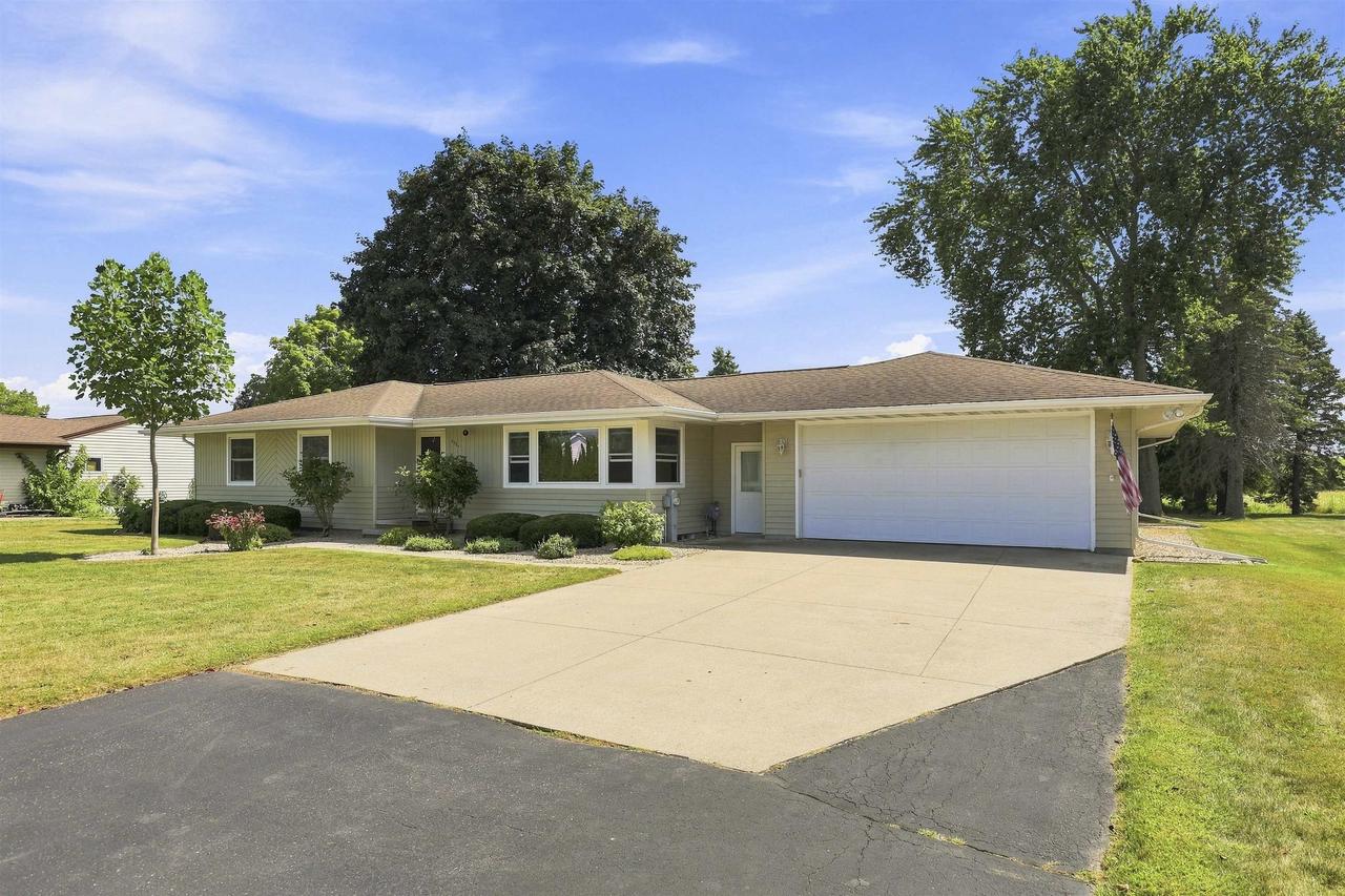 4521 W Capitol Drive — photo