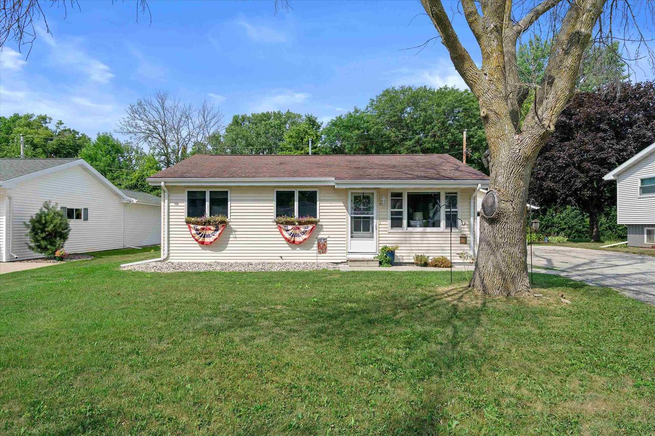 1008 Meadowview Drive — photo