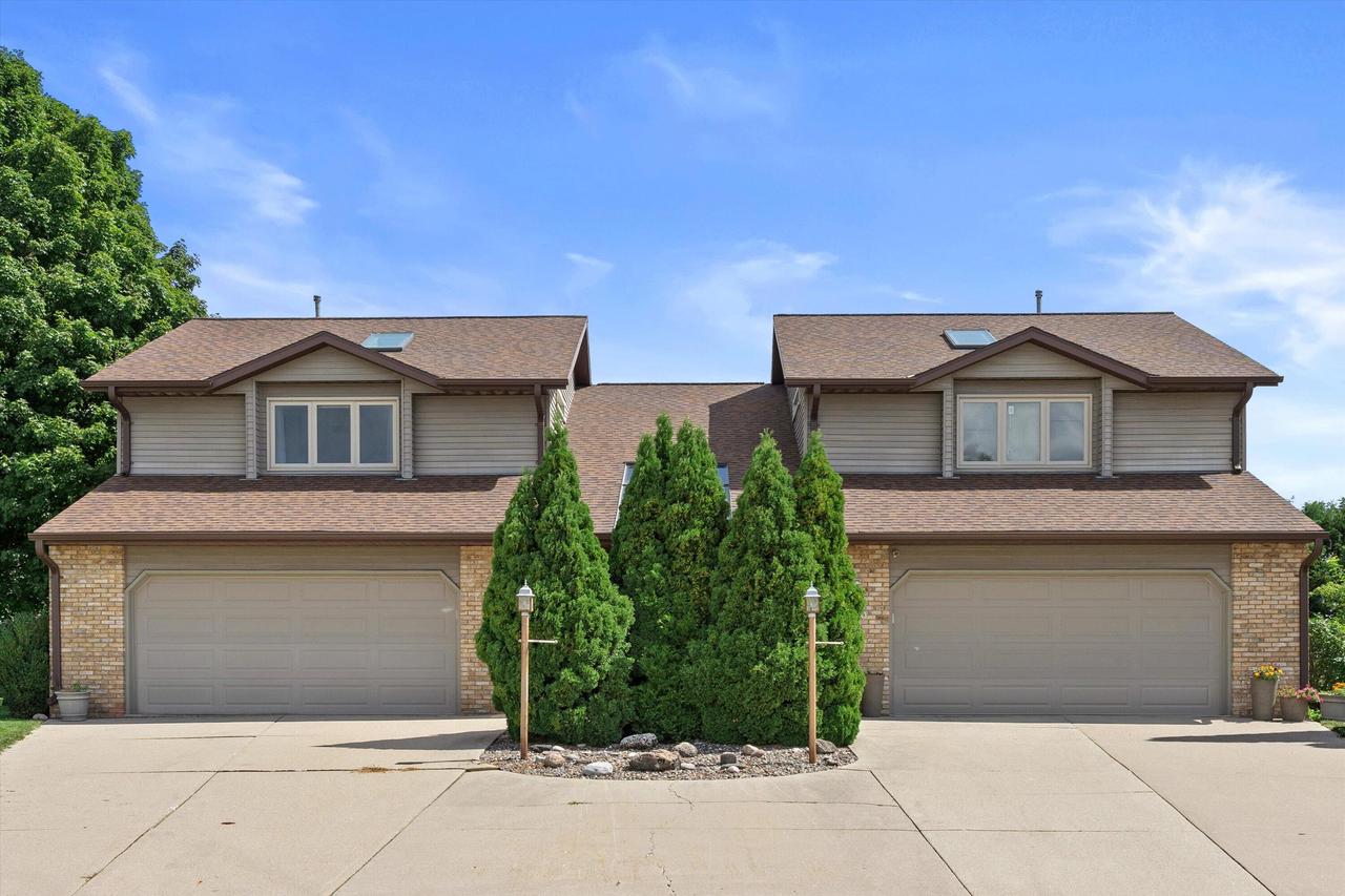 W232N6140 Teakwood Court — photo