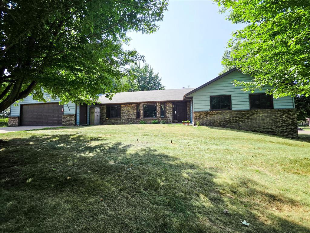 302 Summit Court — photo