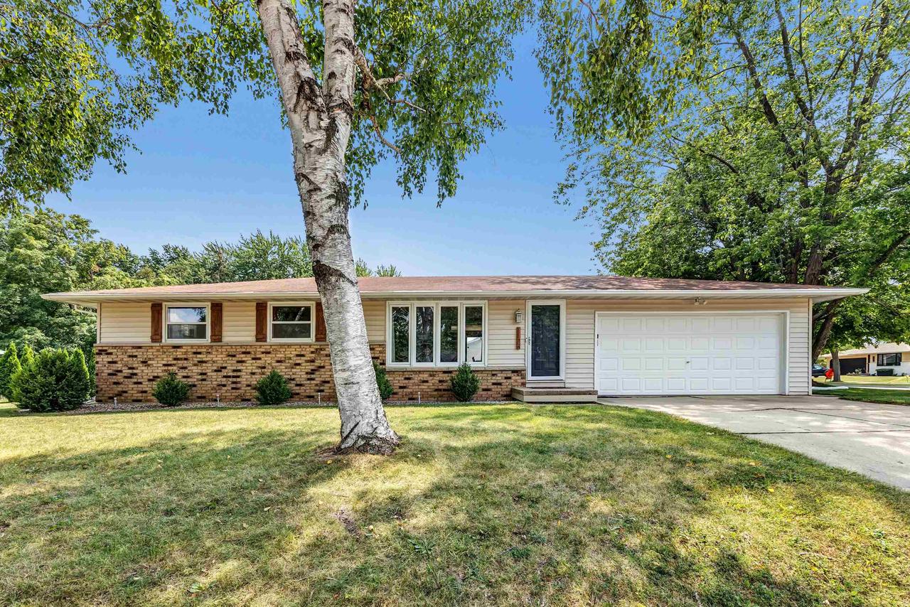 1125 Stine Way — photo