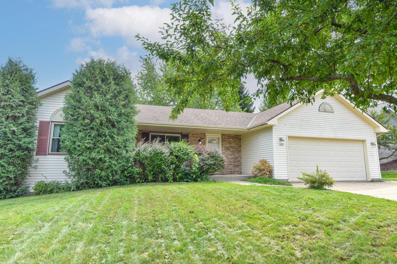 1308 Wolf Drive — photo