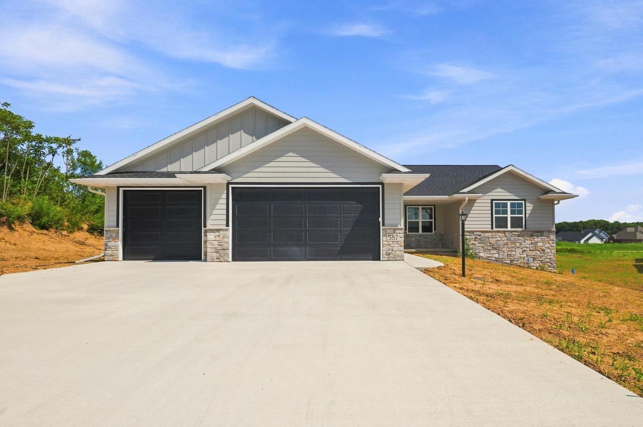 587 Emerald Isle Court — photo