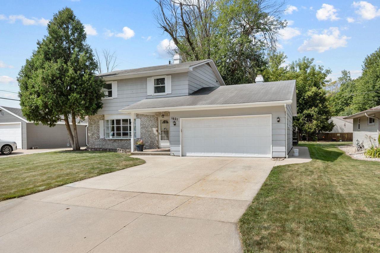 1621 N McDonald Street — photo