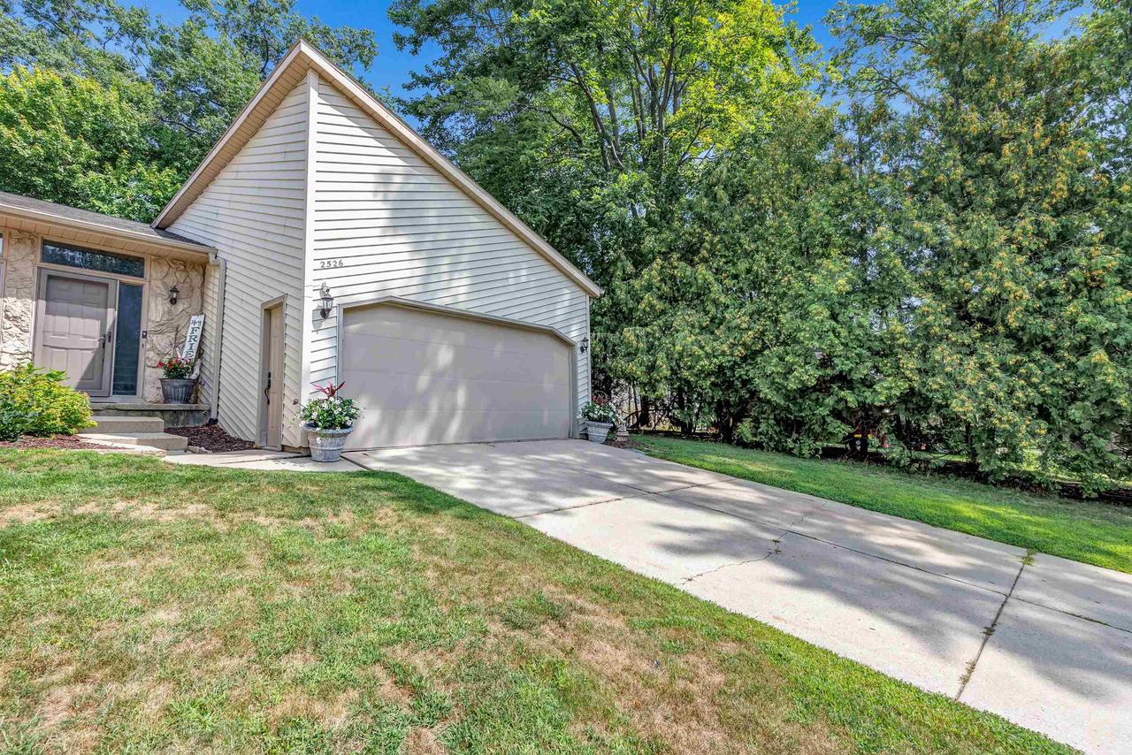 2526 Dunbar Lane — photo