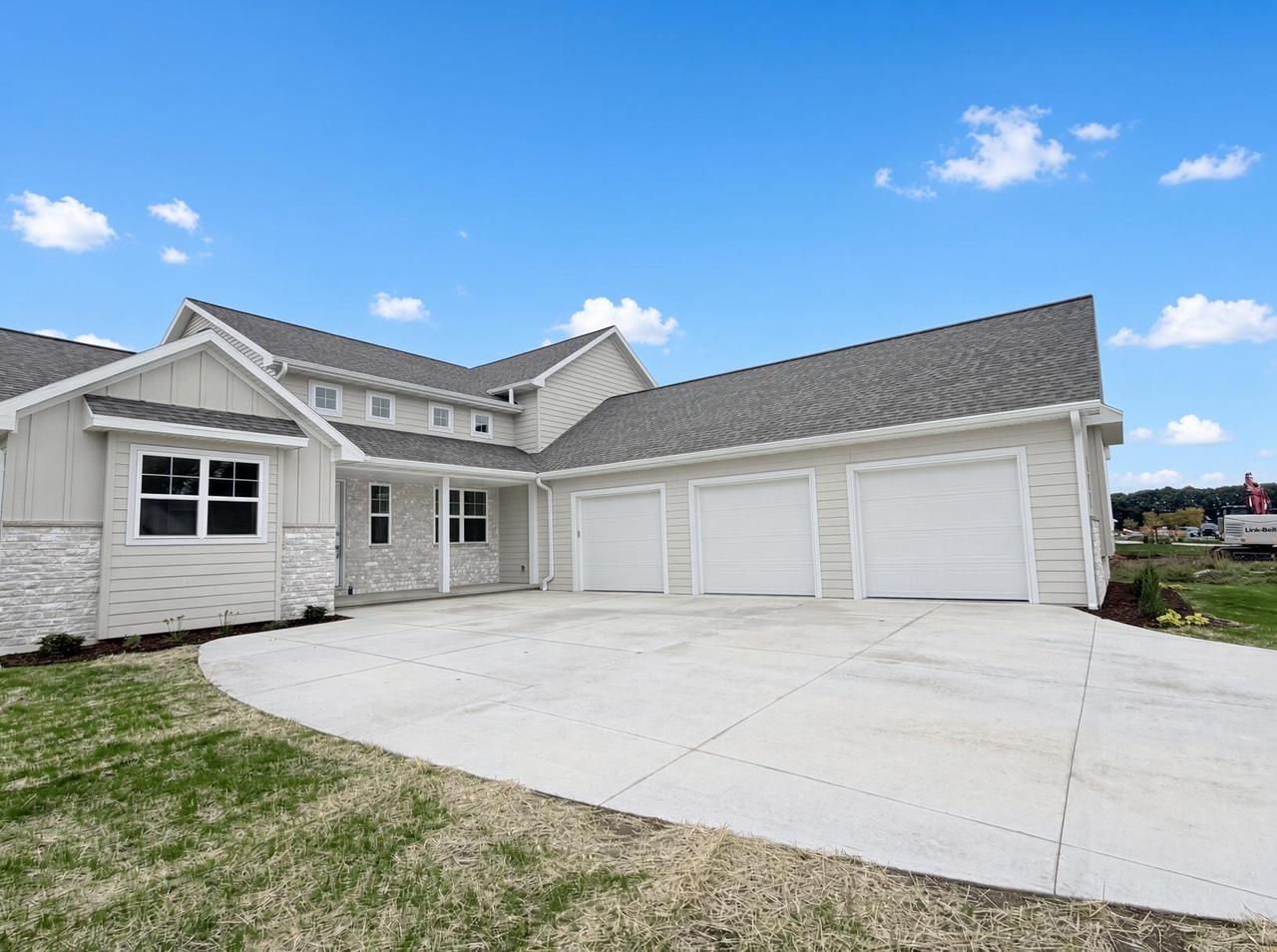 122 Beckerae Court, Wrightstown, WI 54180 — photo 2