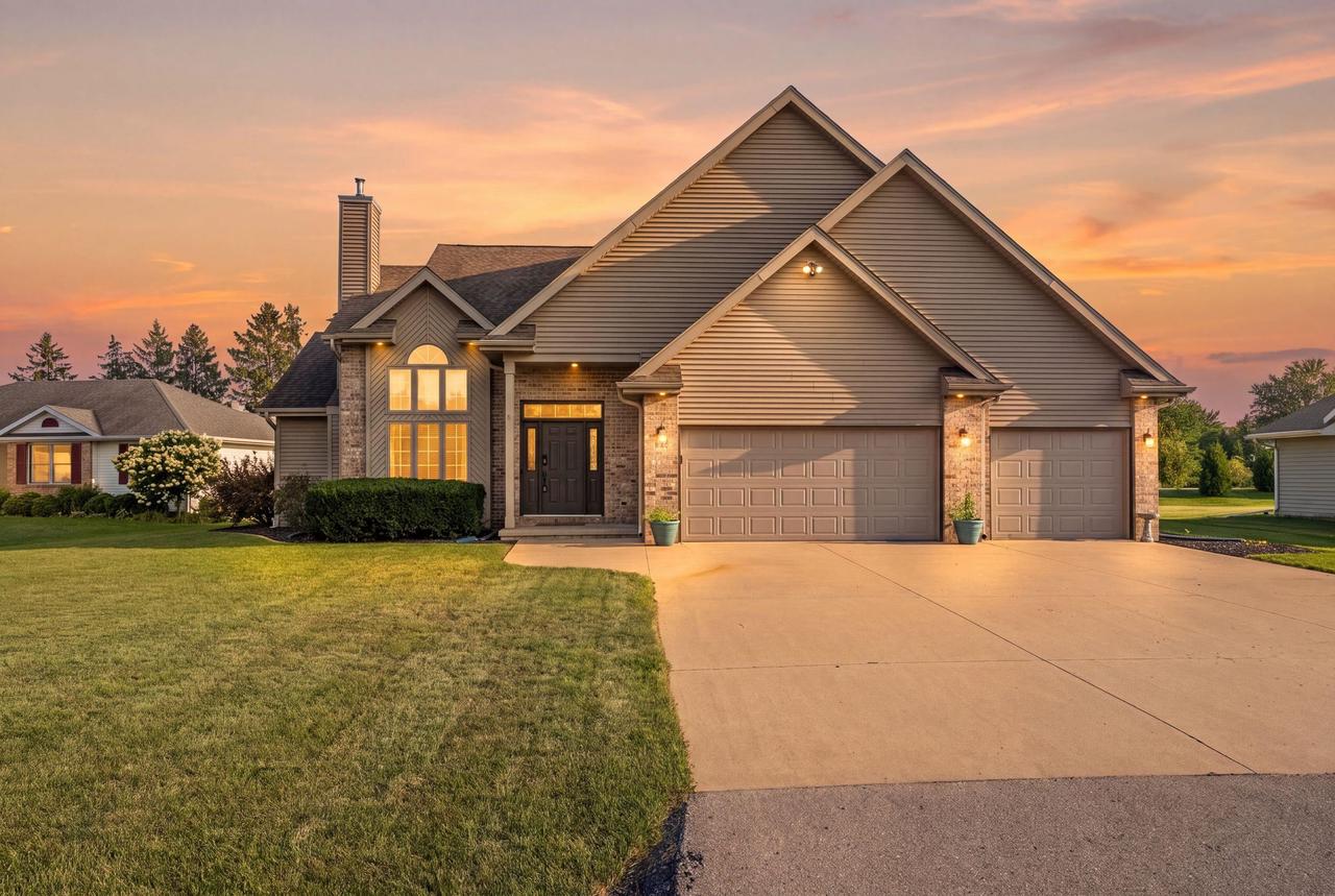 2705 Oakwood Circle — photo