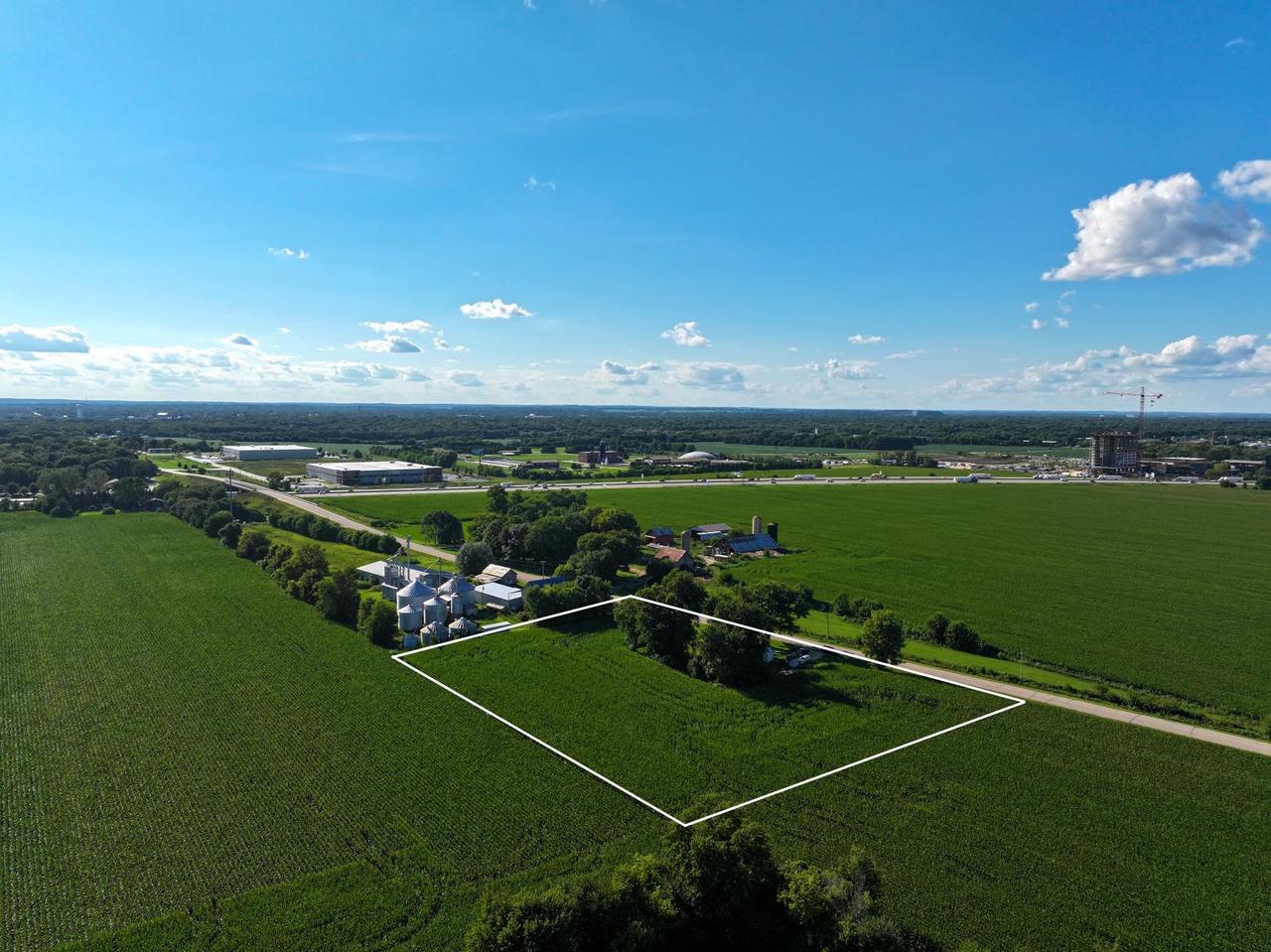 2724 E Stateline ROAD, Beloit, WI 53511 — photo 2