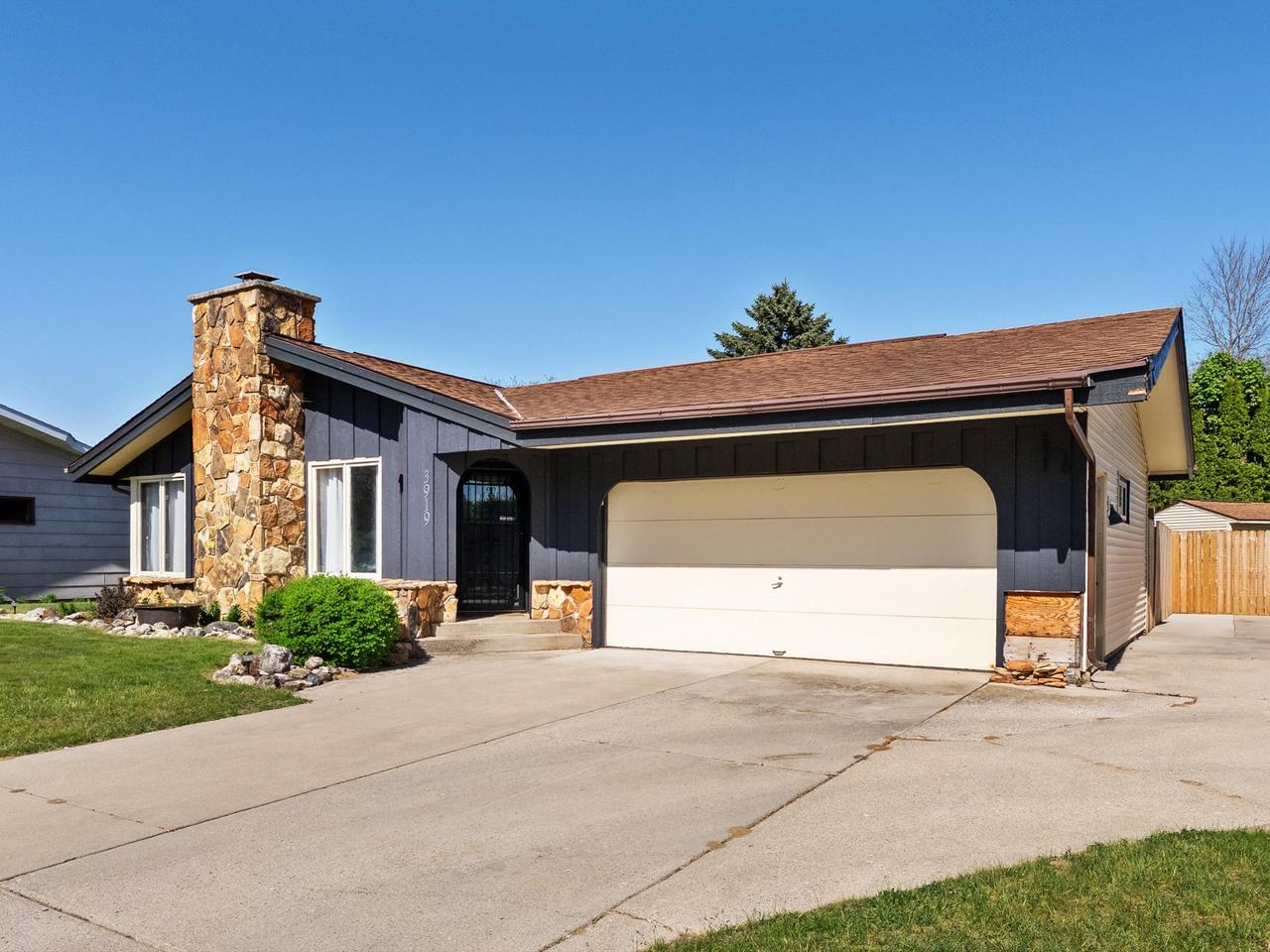3919 Martin LANE, Two Rivers, WI 54241 — photo 2