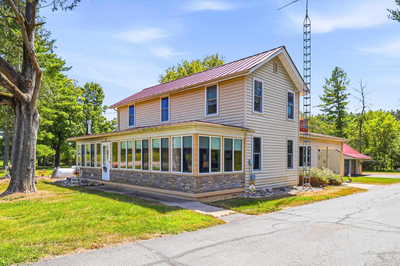 E4103 County Road B — photo