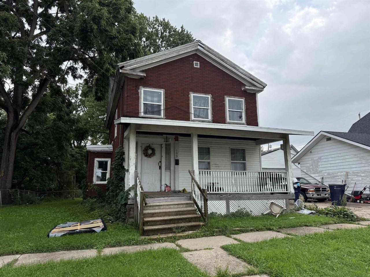 109 W Holmes Street — photo