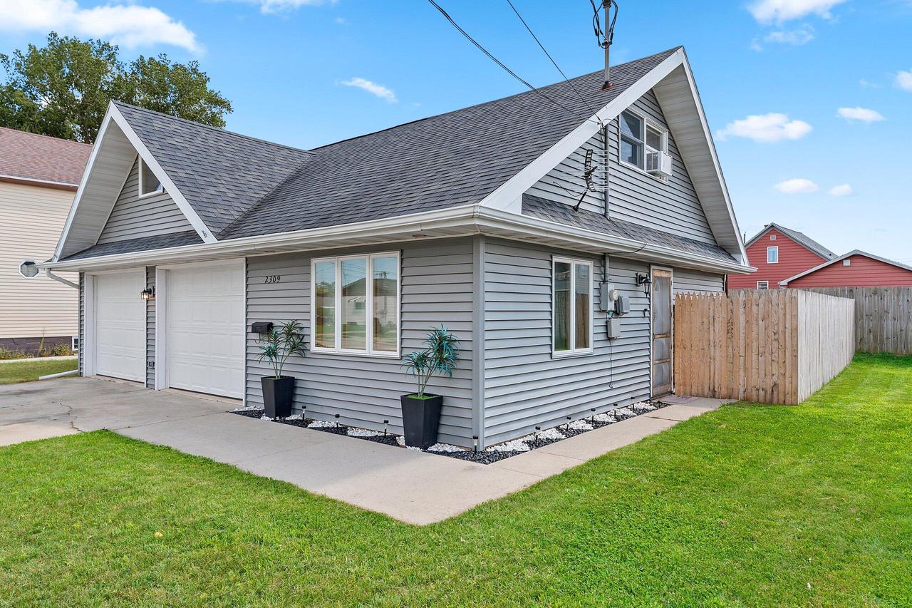 2309 9th Pl, Two Rivers WI 54241 — photo 3