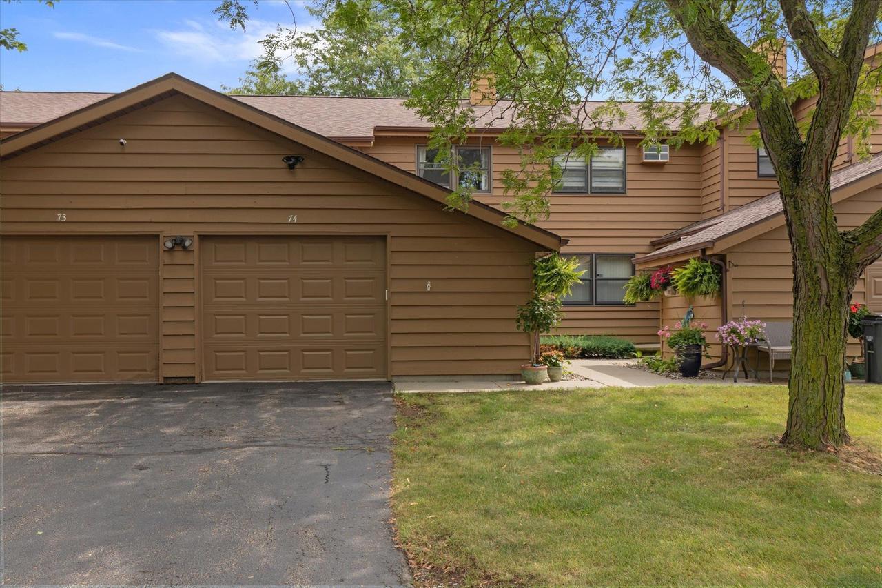 970 Manor Drive 74 — photo