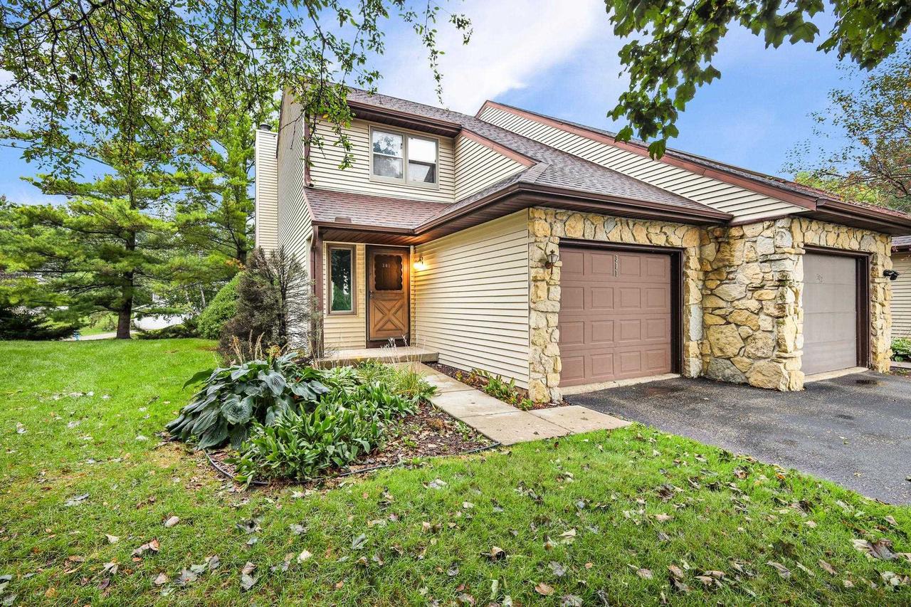 301 Williamsburg Way Court — photo