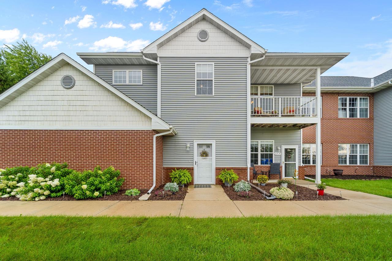 691 W Dekora Street Unit E — photo