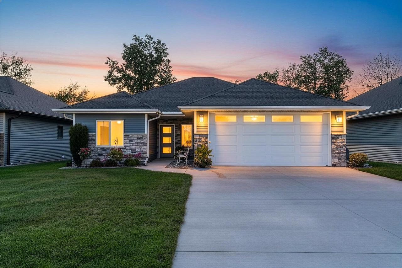 2584 Farmington Way — photo