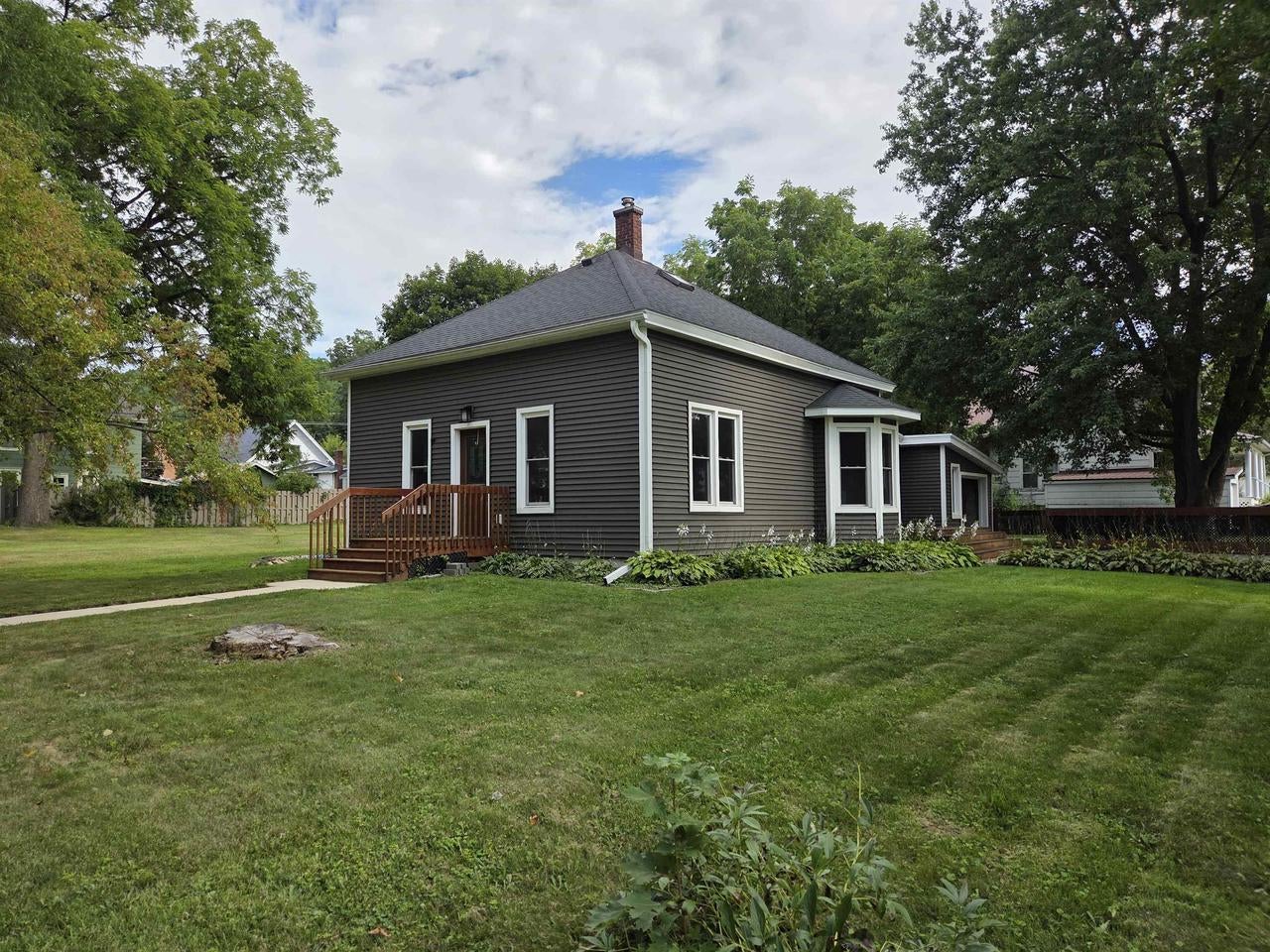 515 E Kinder Street — photo